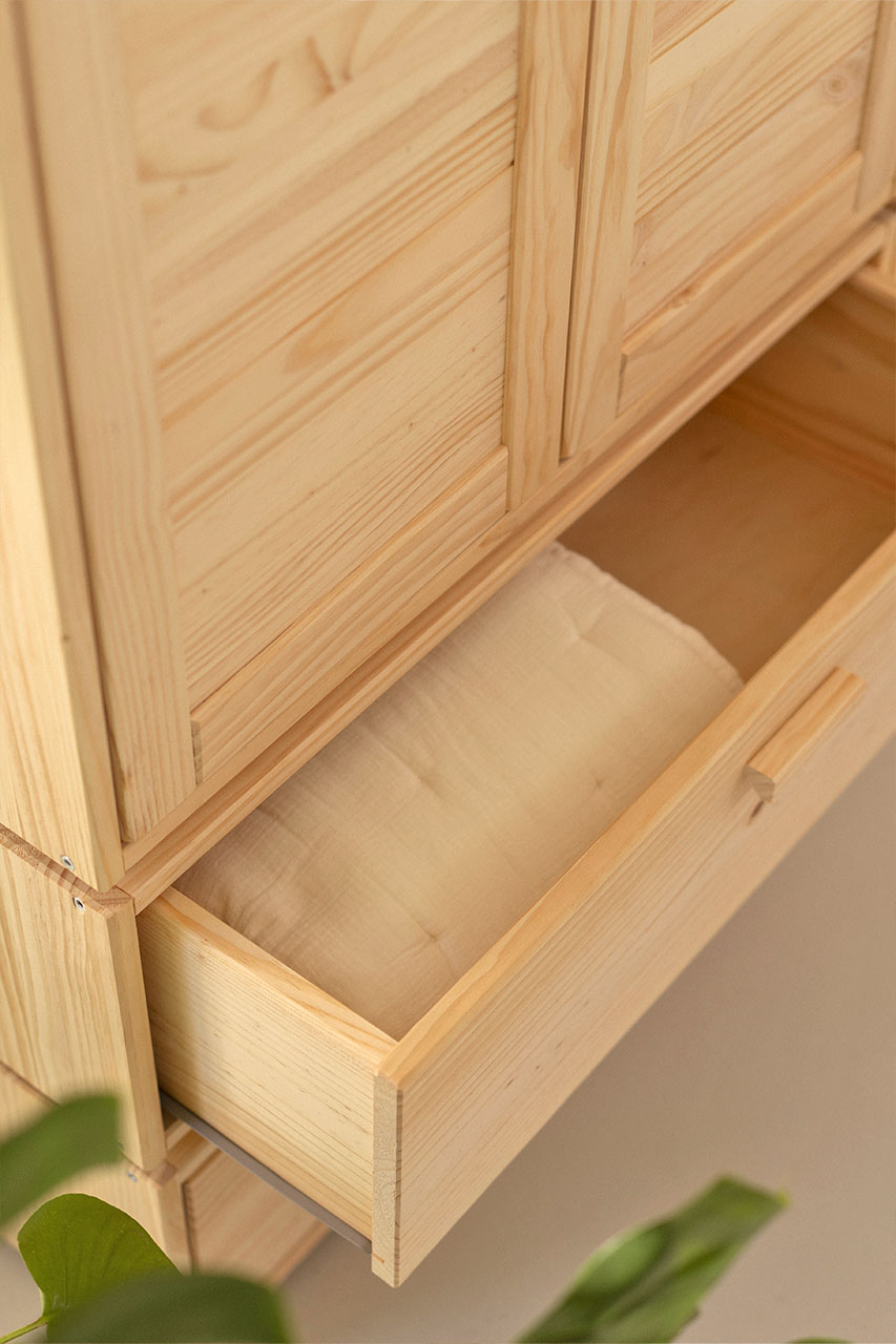 Imagen de ambiente 4 para:Armario de madera natural con cajones de almacenaje